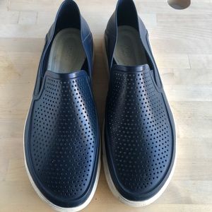 Men’s Crocs slip on shoes